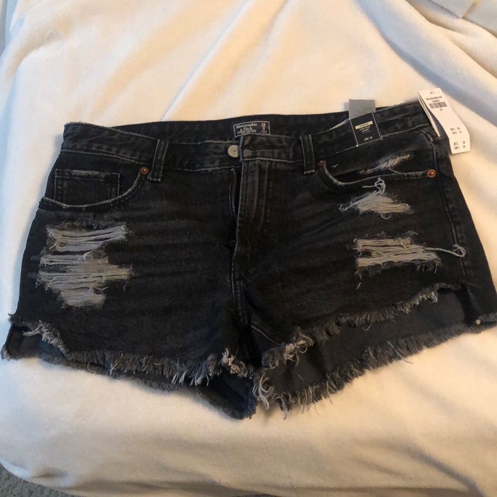 A&F Harper Black Low Rise Shorts - size 8